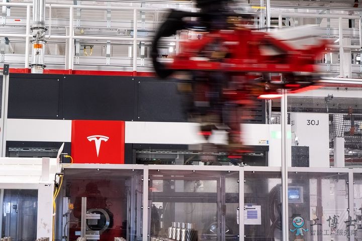 揭秘特斯拉超級電池工廠 這里是機(jī)器人的世界
