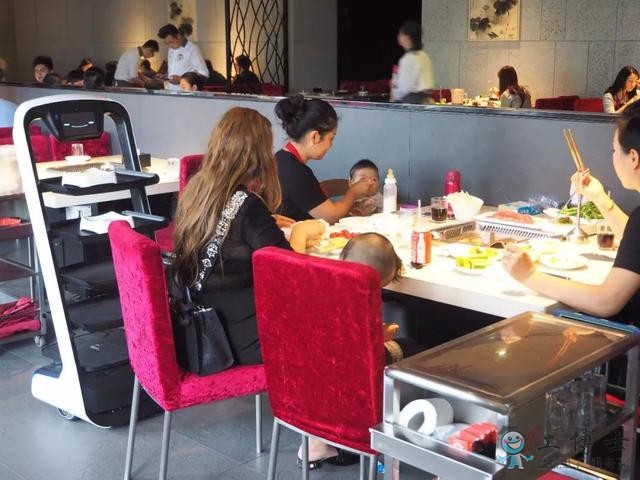 阿里、京東兩大巨頭押注 起底機器人餐廳的前世今生