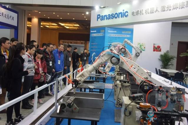 阿里、京東兩大巨頭押注 起底機器人餐廳的前世今生