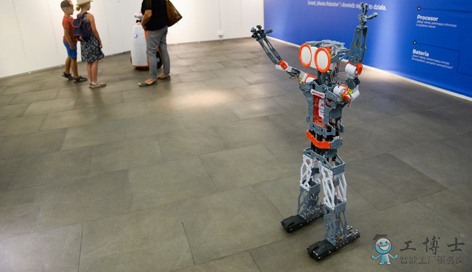 “機(jī)器人之城”展出的機(jī)器人，都萌翻啦
