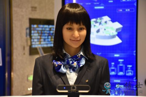“5G+智能銀行”落戶北京 大廳現美女機器人