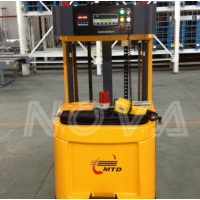 AGV小車智能搬運(yùn)機(jī)器人,智能搬運(yùn)車 運(yùn)輸車  六維智能物流