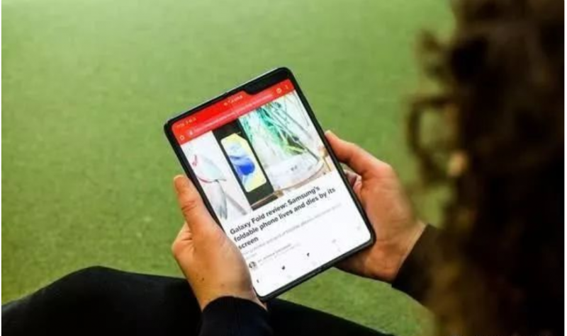 谷歌——開始研發(fā)折疊手機